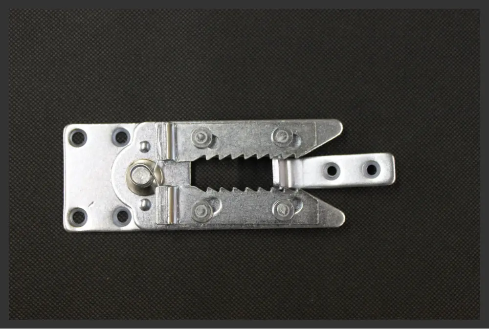 05-7055 - Metal Jaws and Metal Post